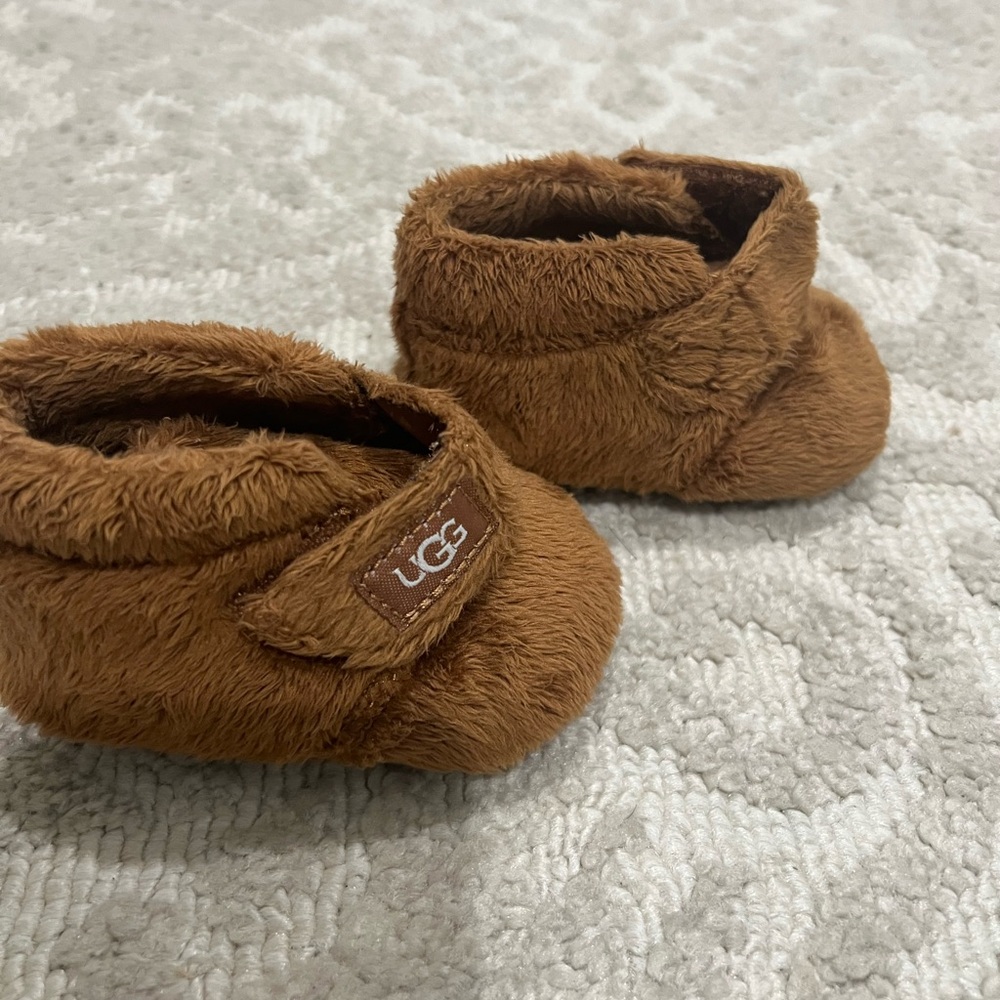 UGG Tan Kids Slippers